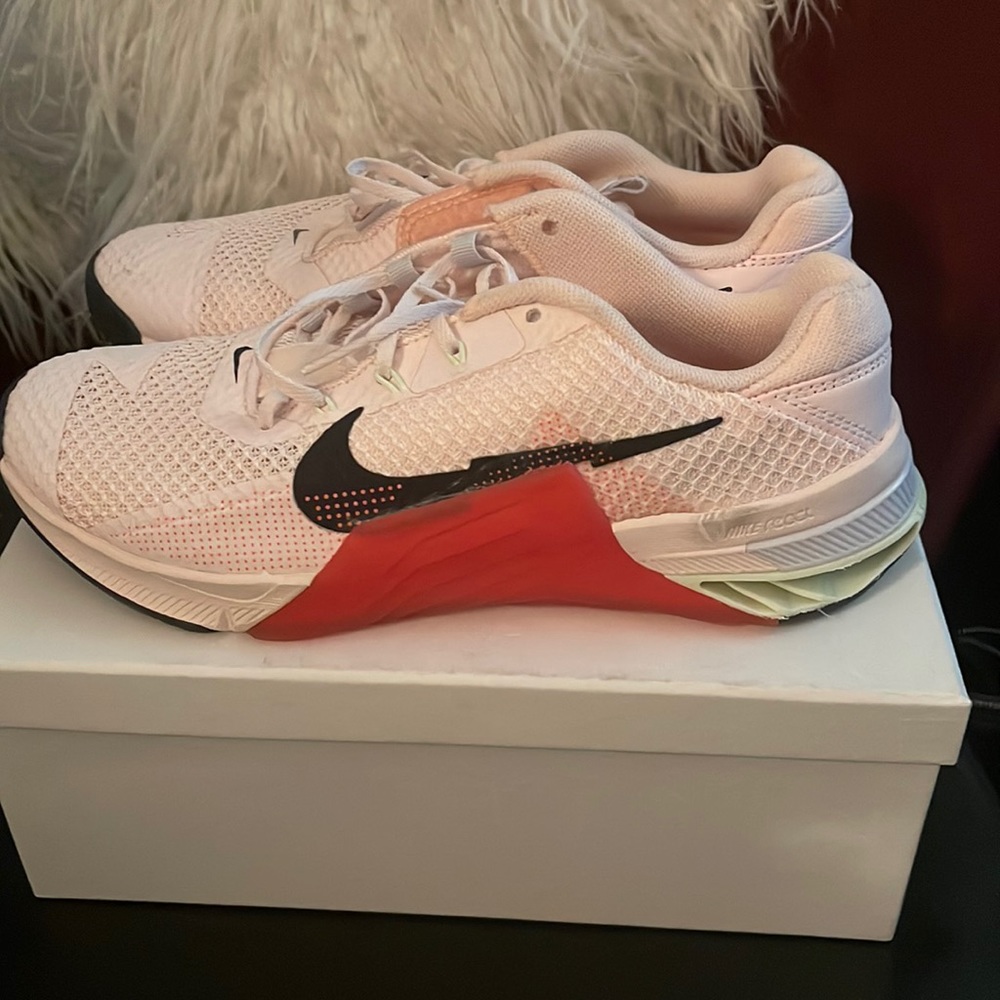 Women's footwear